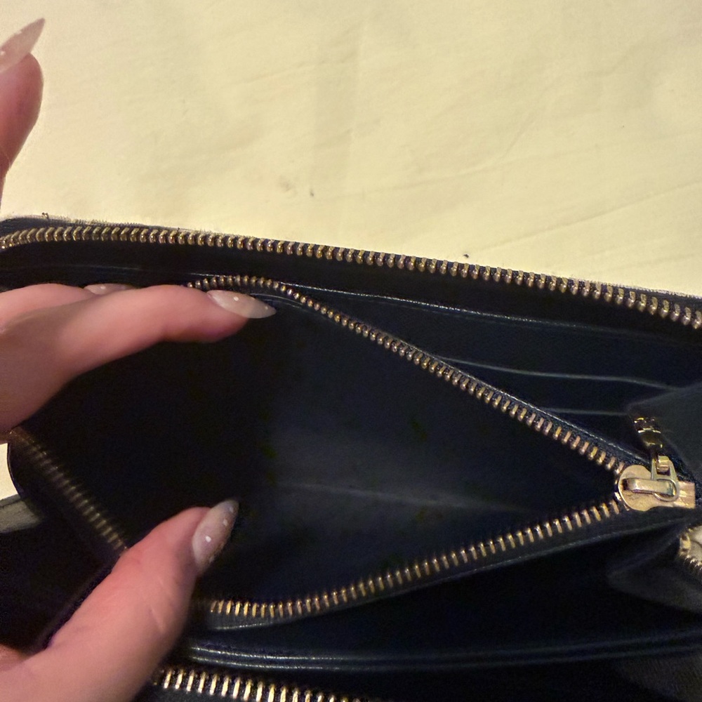 LV Zippy - Picture 2 of 5